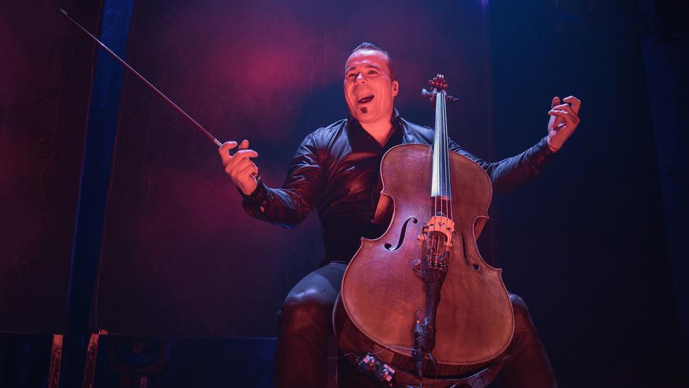 Участник Apocalyptica Пааво Летьенен