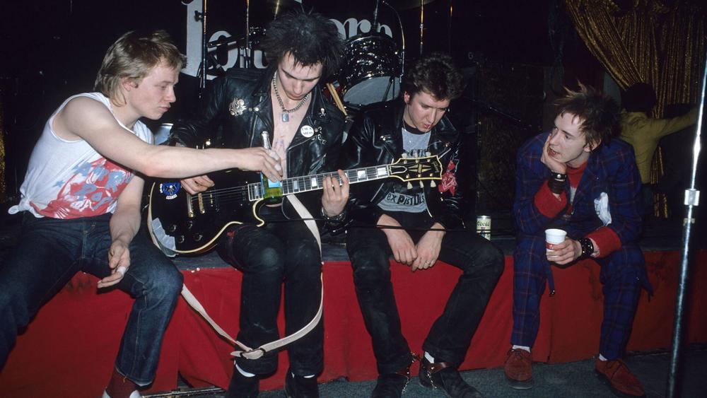 Sex Pistols (Пол Кук, Сид Вишес, Стив Джонс и Джон Лайдон) в Далласе в рамках тура, 10 января 1978 года