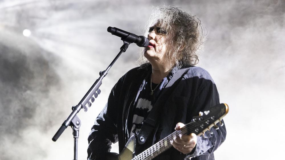 Выступление группы The Cure