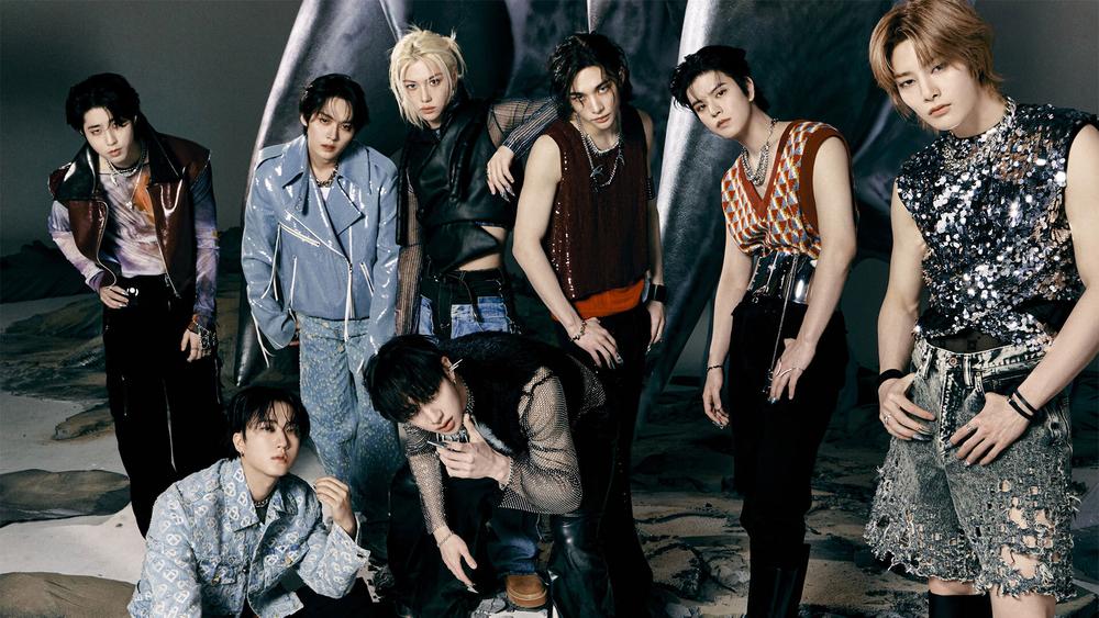 Группа Stray Kids