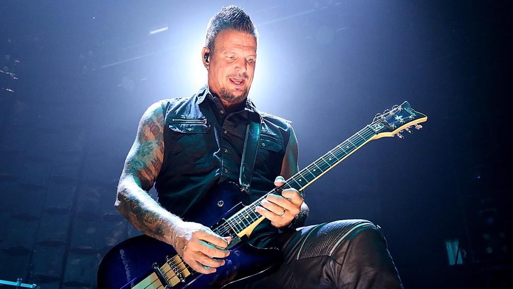 Гитарист Disturbed Дэн Донеган