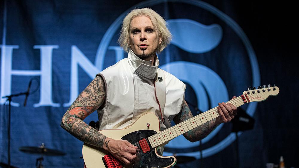 John 5 на сцене The Observatory North Park в Сан-Диего, 1 марта 2024 года