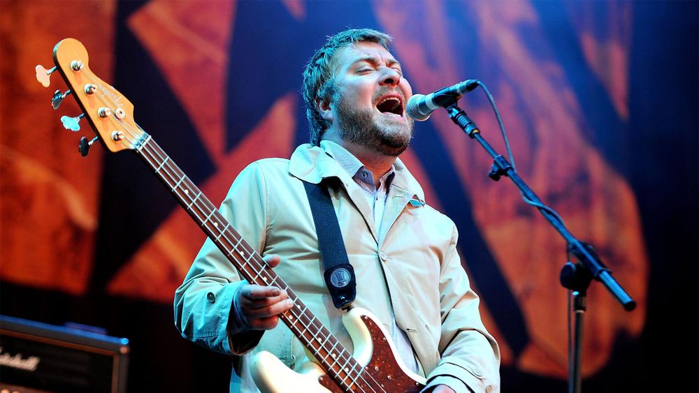 Джими Гудвин с группой Doves на фестивале V в Стаффорде, 21 августа 2010 года