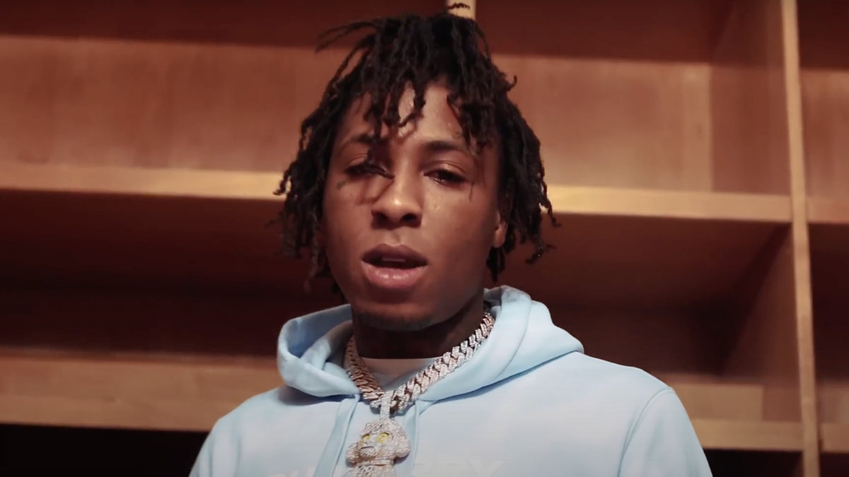 Не вытащить из дома: NBA YoungBoy тяжело привыкает к свободе в новом клипе  - Звук