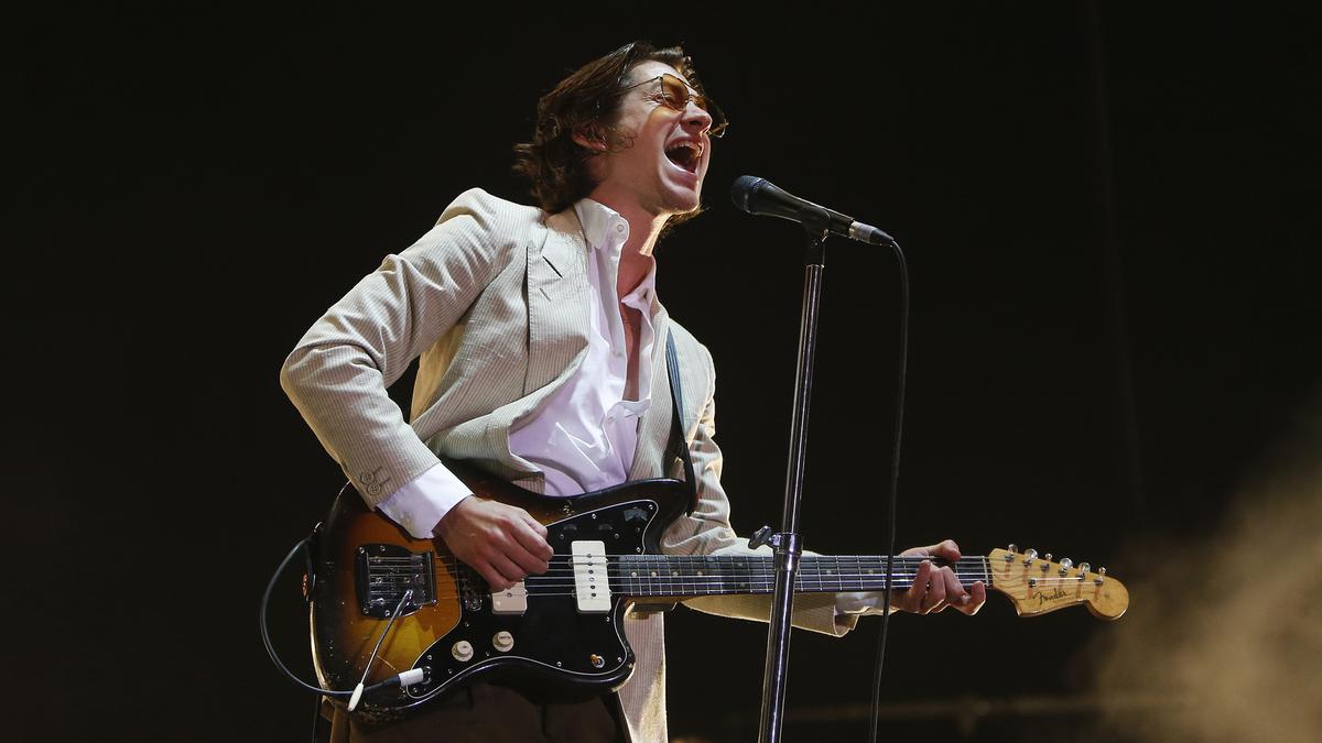 Продает «Машину»: лидер Arctic Monkeys рассказал о звучании нового альбома  - Звук