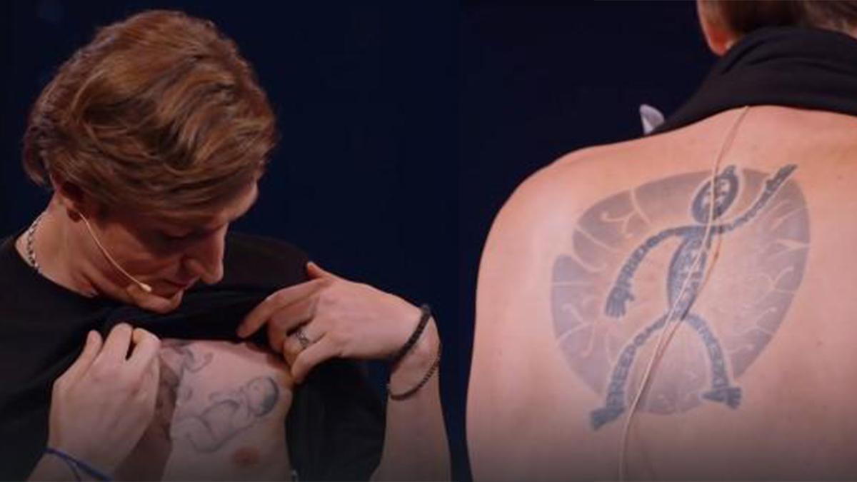 Павел Воля продемонстрировал новую татуировку на запястье