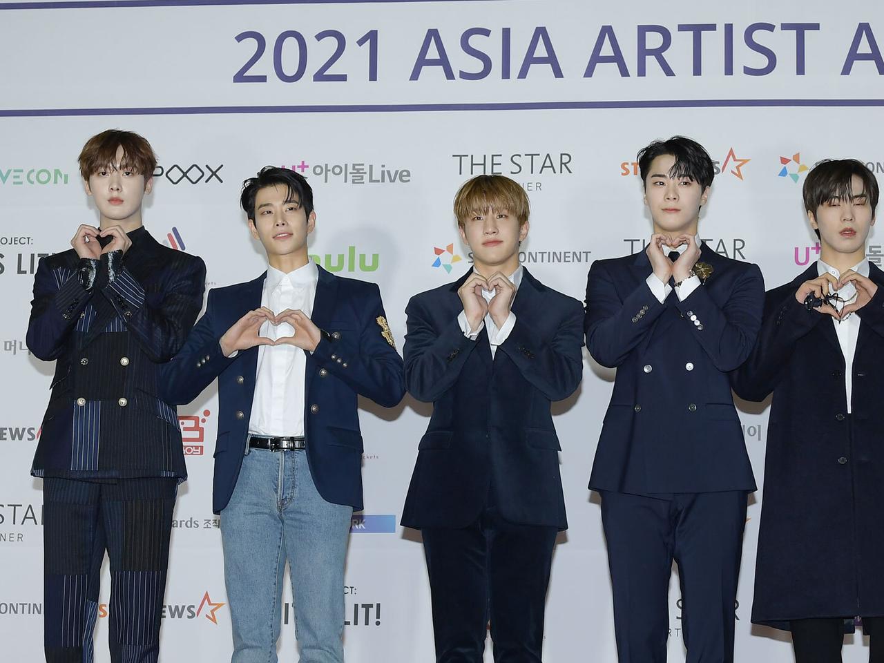 K-pop-группа ASTRO опубликовала клип с вокалом покойного Мунбина