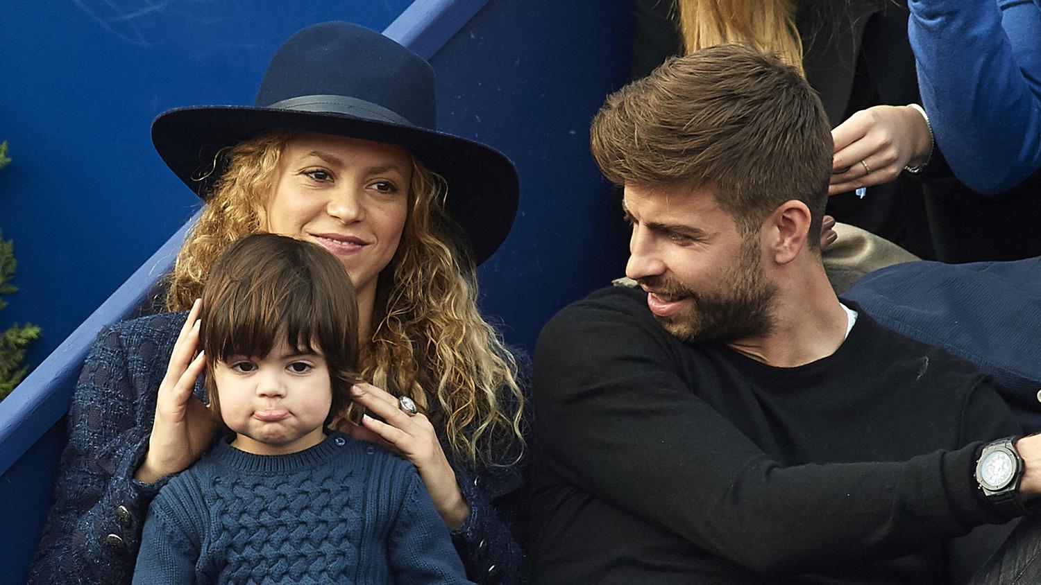 Шакира биография личная жизнь дети фото муж Shakira and Sasha in New York Shakira, Filhos, Fofura