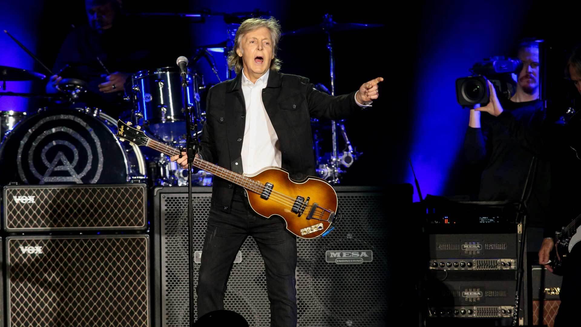 Paul mccartney 2004. Пол маккартни тексты. Пол маккартни. Пол маккартни. Маккартни битлз.