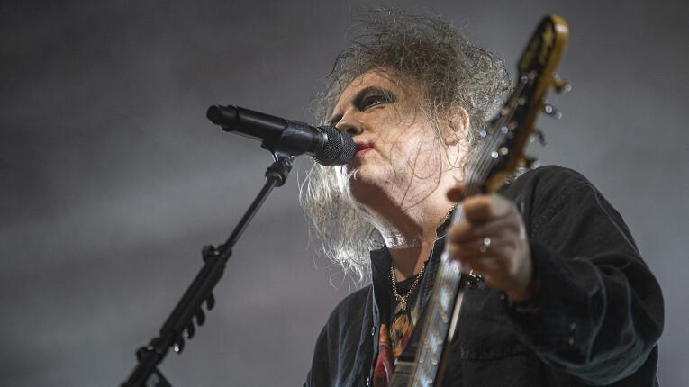 Выступление группы The Cure