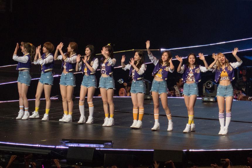TWICE на KCON в Лос-Анджелесе, июль 2016 года