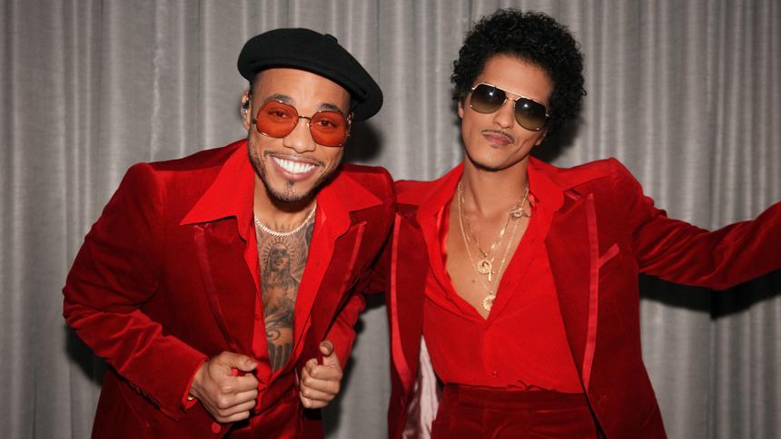 Андерсон Паак и Бруно Марс на American Music Awards, 21 ноября 2021 года