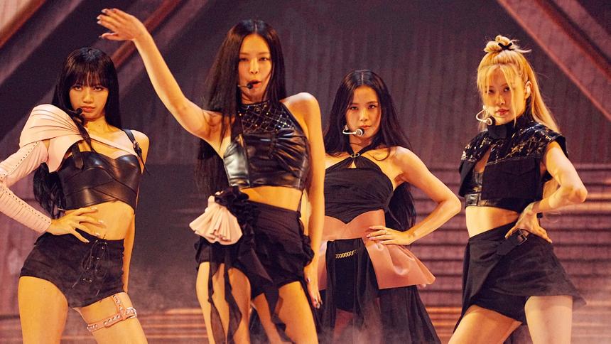 Участницы группы BLACKPINK