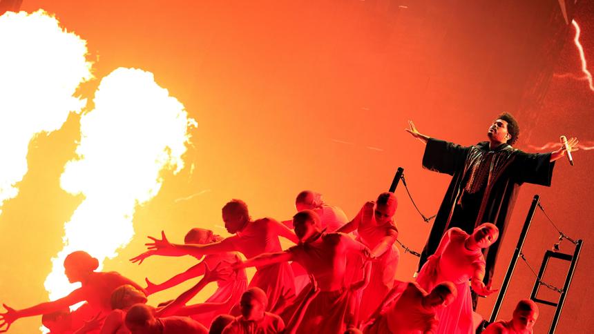 The Weeknd выступает на сцене музыкального фестиваля iHeartRadio, 21 сентября 2024 года