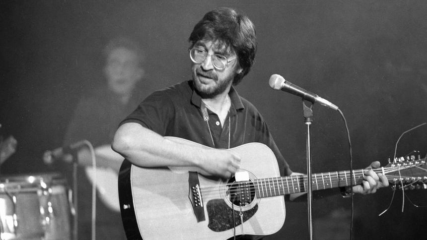 Юрий Шевчук во время концерта группы «ДДТ», 12 января 1992 года