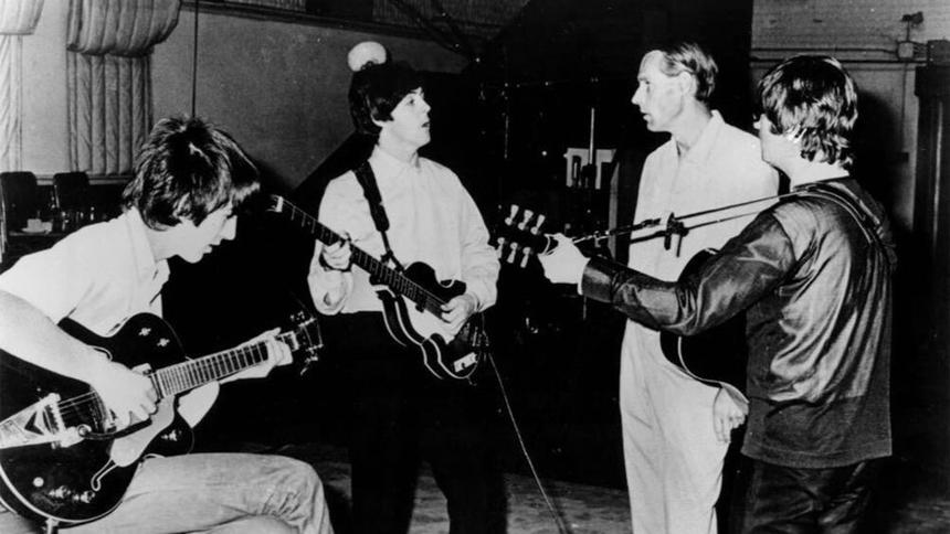 The Beatles и Джордж Мартин в студии, 1966 год