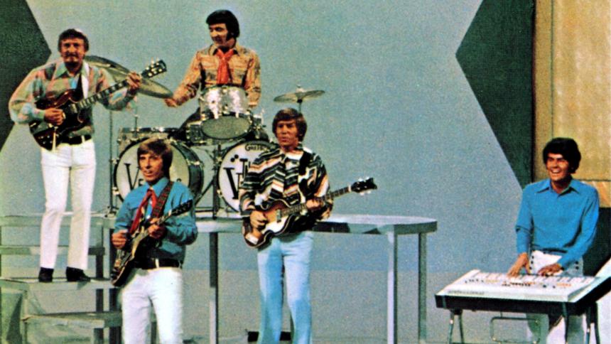 Фото участников группы The Ventures