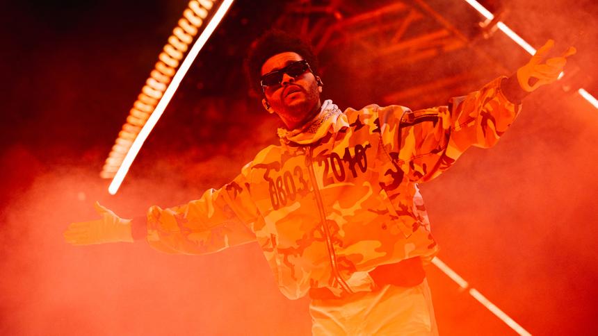 The Weeknd во время выступления на фестивале Coachella, 21 апреля 2023 года