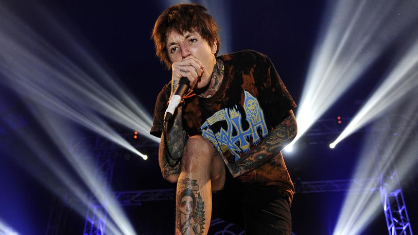 Выступление группы Bring Me The Horizon